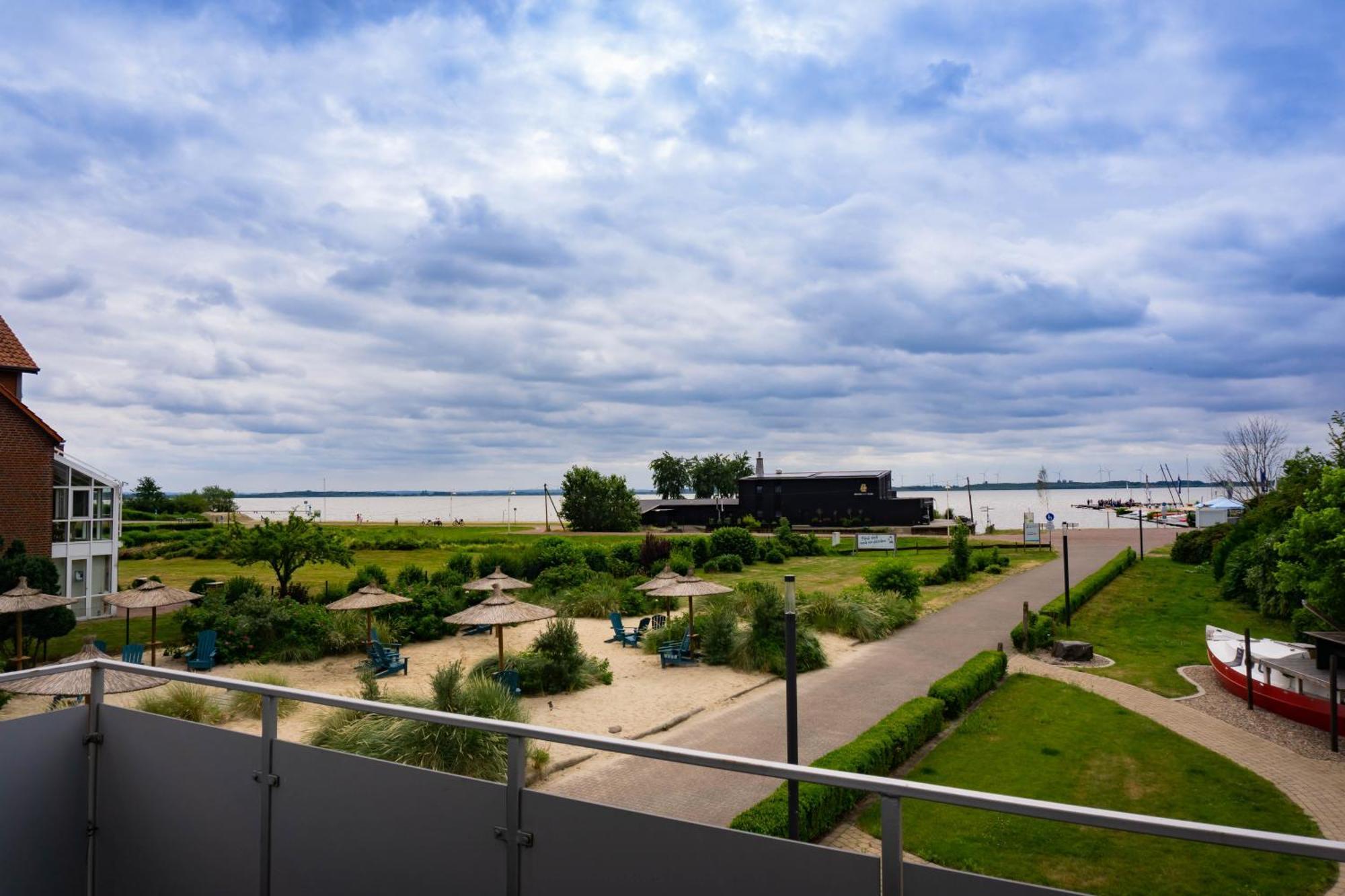 Apartament Haus Strandglueck - Urlaub Mit Blick Auf Den Duemmer See Lembruch Zewnętrze zdjęcie