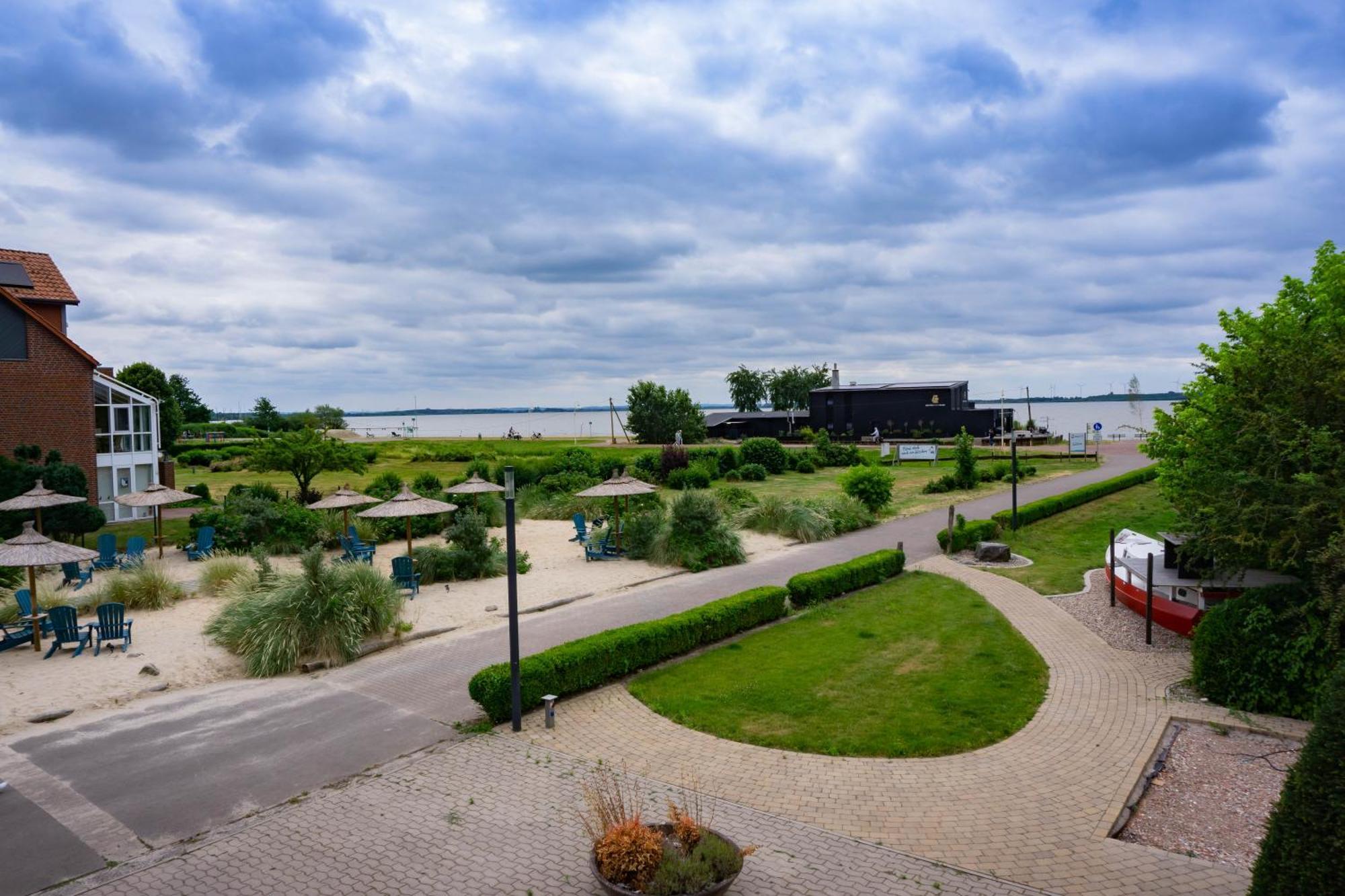 Apartament Haus Strandglueck - Urlaub Mit Blick Auf Den Duemmer See Lembruch Zewnętrze zdjęcie